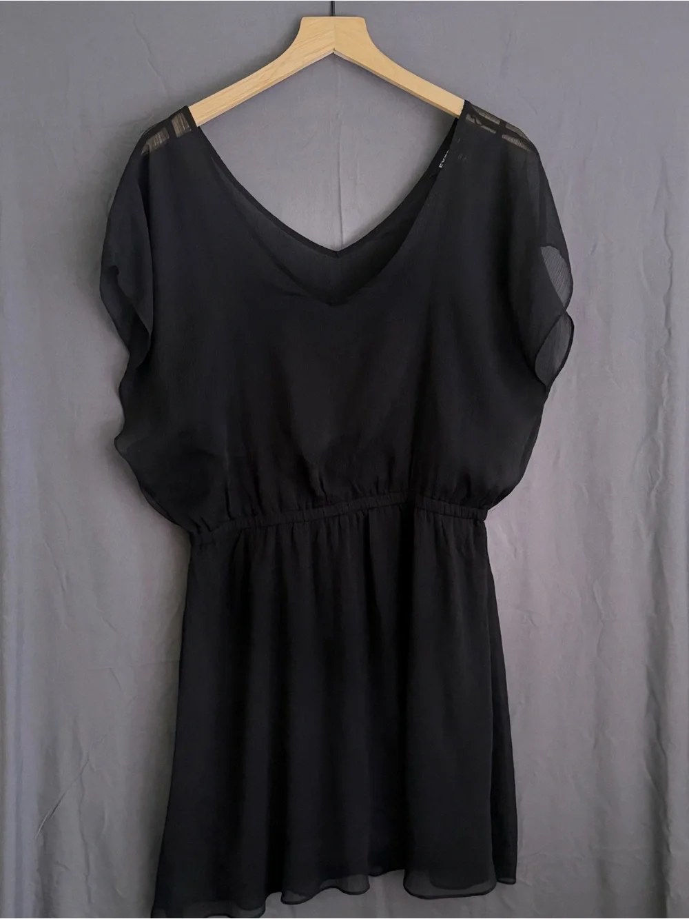 Express Black V-Neck Short Mini Dress - Picture 2 of 5